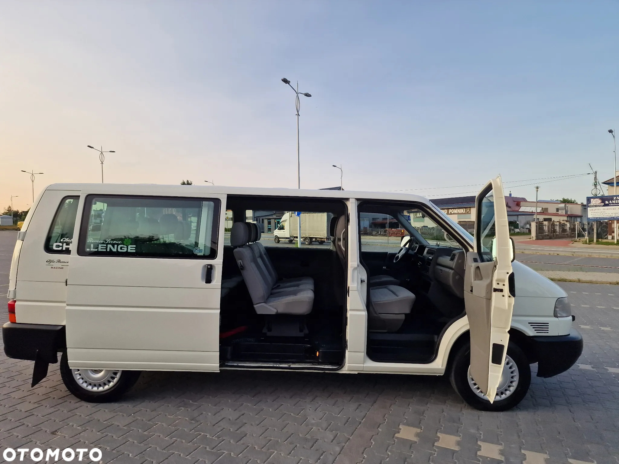 Volkswagen Caravelle GL - 13