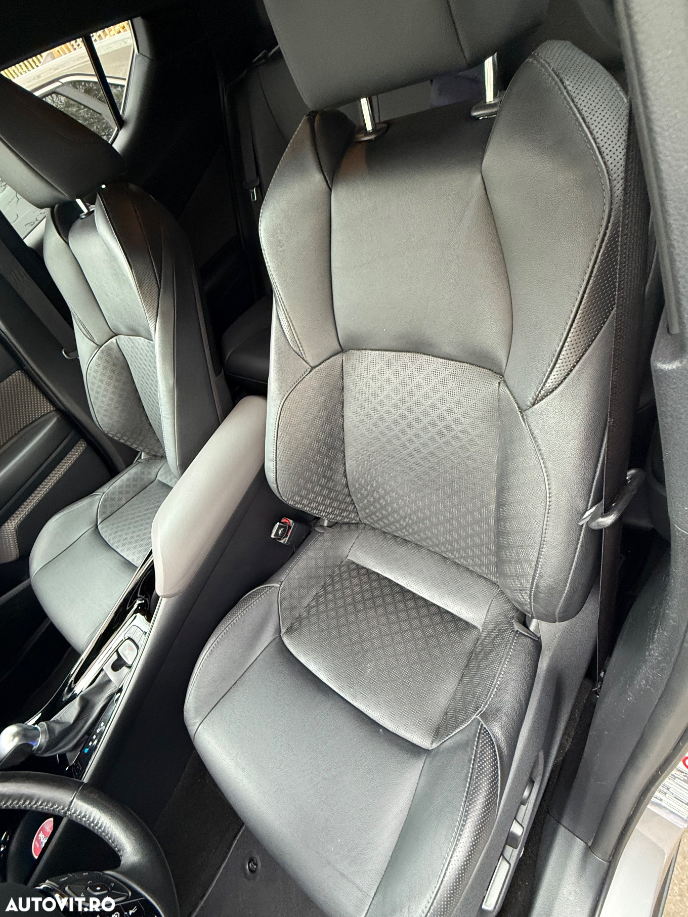 Toyota C-HR 1.8 HSD 122 CP 4x2 CVT C-lassy - 9
