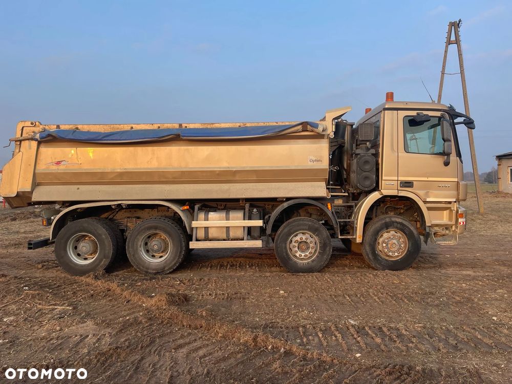 Mercedes-Benz ACTROS - 11