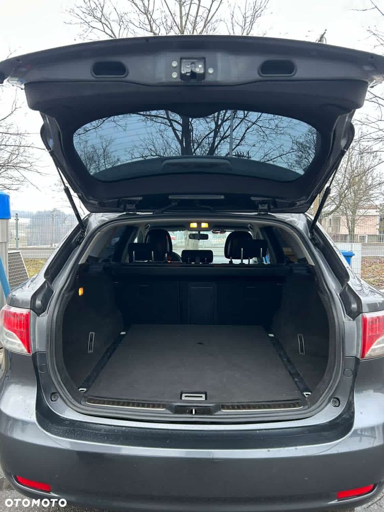 Toyota Avensis 2.0 D-4D Sol+NAVI - 9