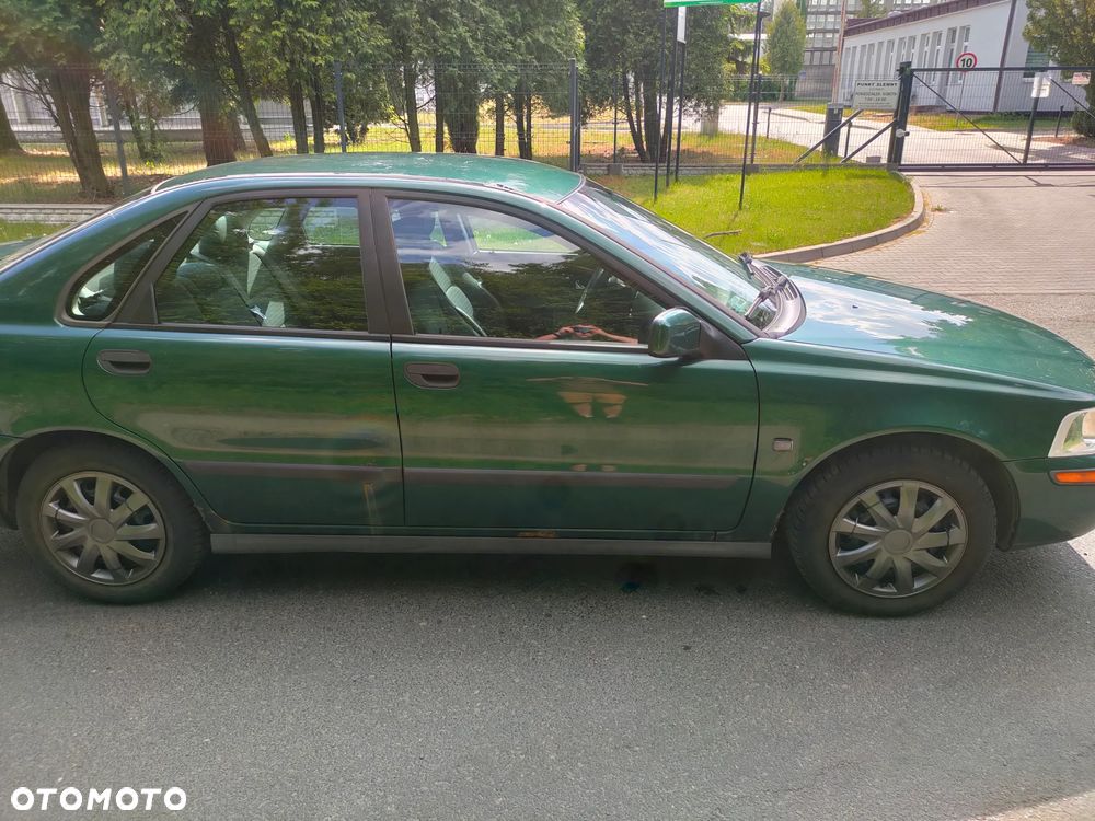Volvo S40 1.6 - 8