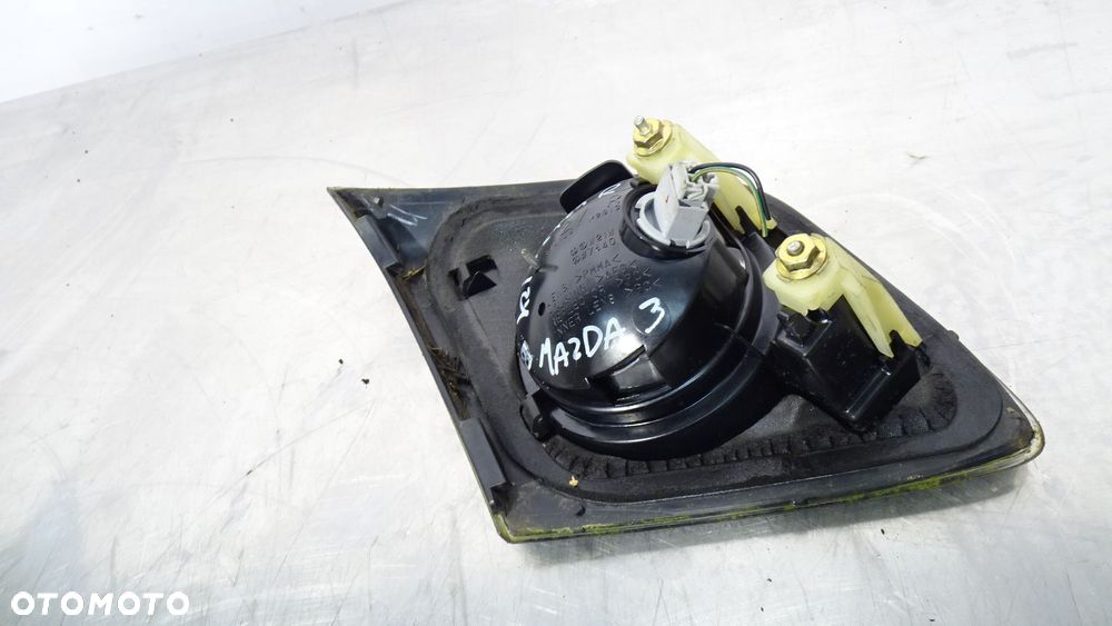 LAMPA PRAWA TYLNA W KLAPIE MAZDA 3 1.6CD  P2913R - 3