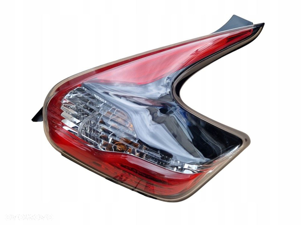 NISSAN JUKE I F15 LIFT LAMPA TYLNA W BŁOTNIK PRAWA