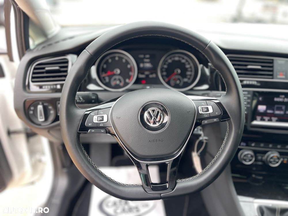 Volkswagen Golf 1.2 TSI BlueMotion Technology Cup - 38
