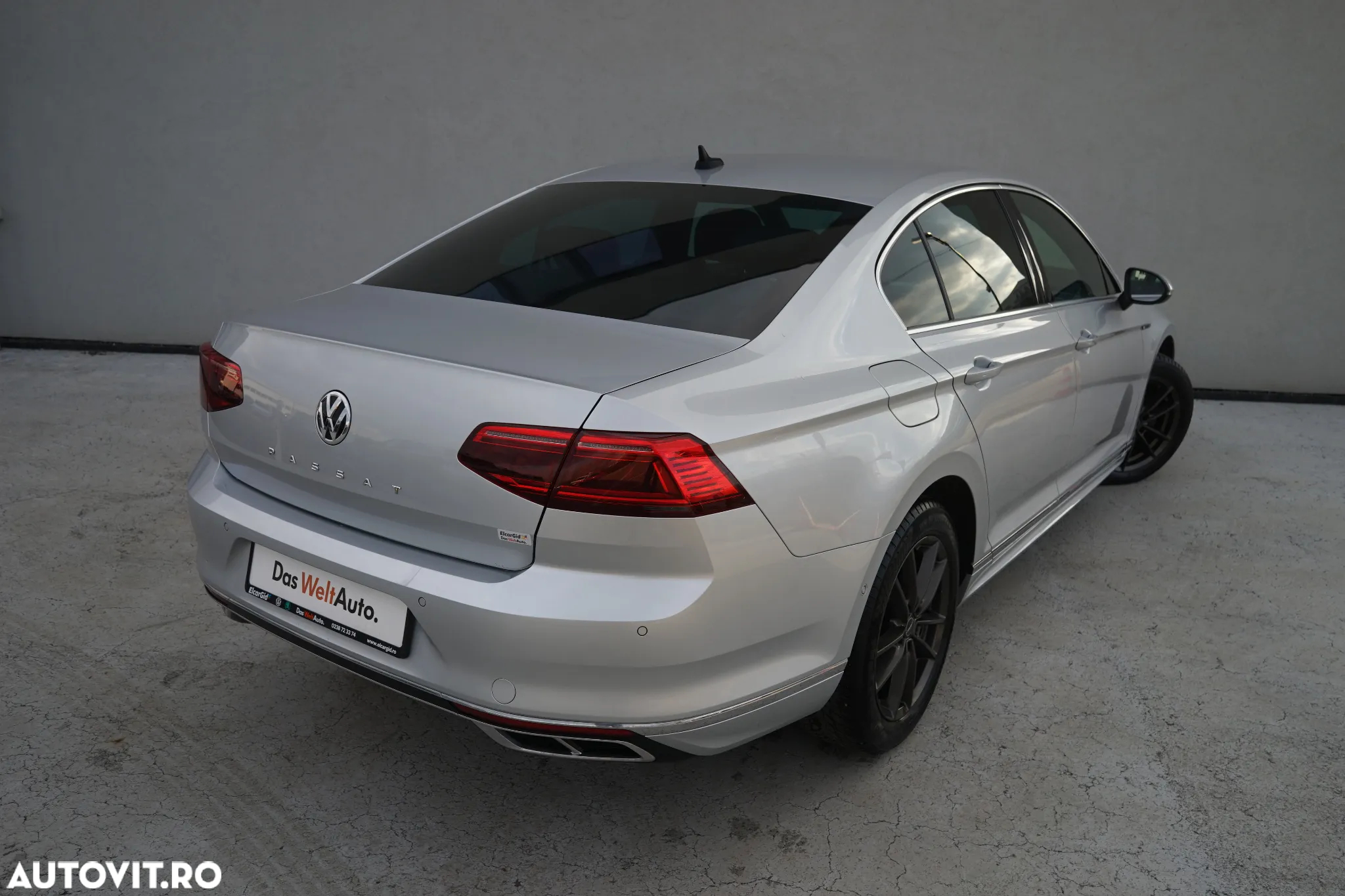 Volkswagen Passat - 6