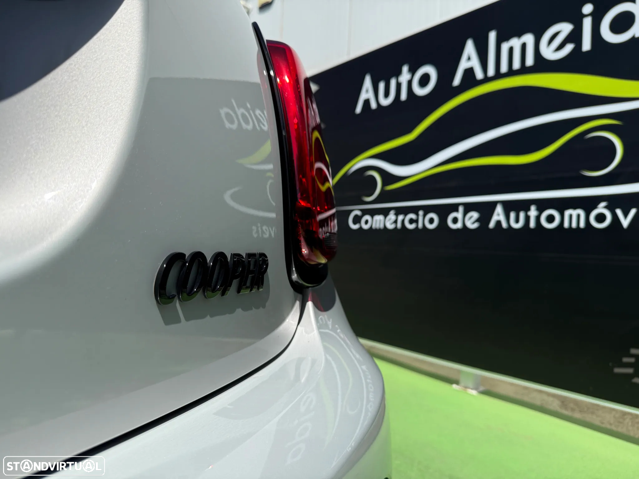 MINI 5 Portas Cooper Auto - 9