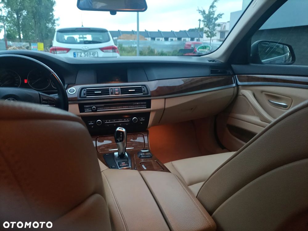 BMW Seria 5 525d - 18