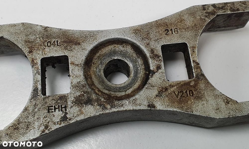 ŁAPKA MOCOWANIE WTRYSKU VW NEW BEETLE II 04L216EHH - 4