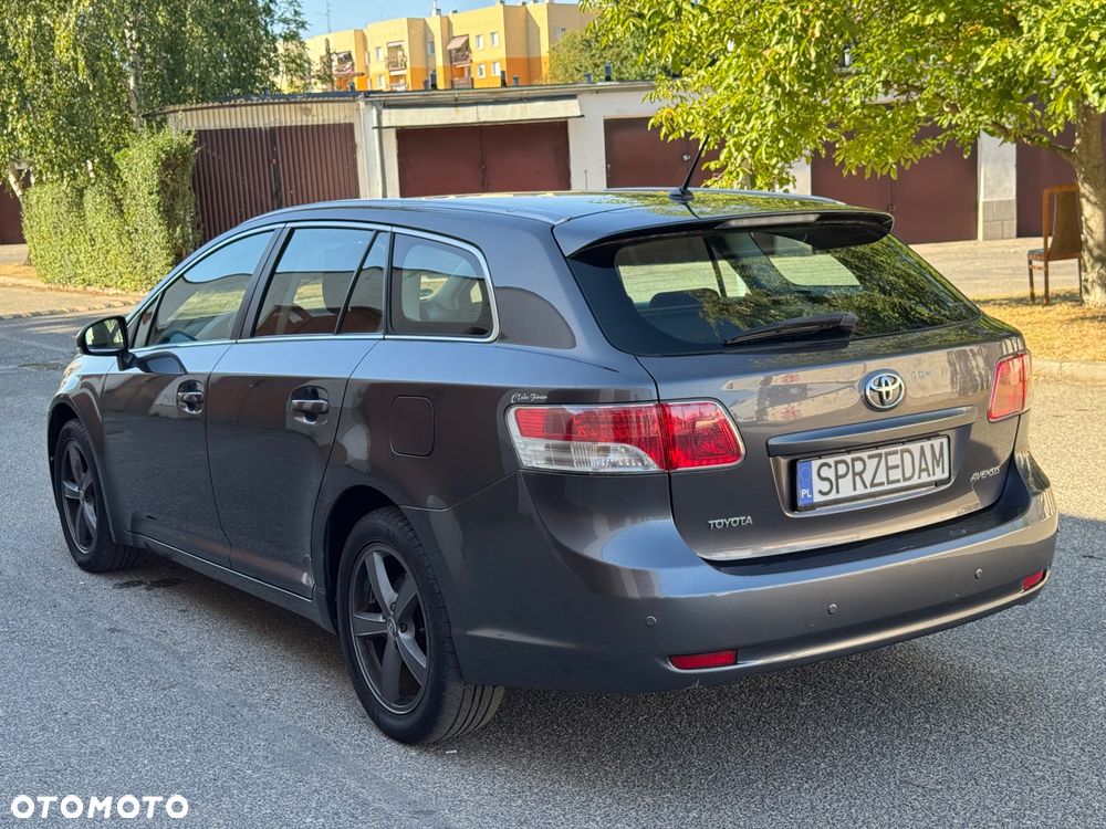 Toyota Avensis 1.6 Luna - 3