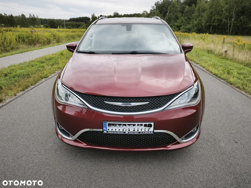 Chrysler Pacifica - 1