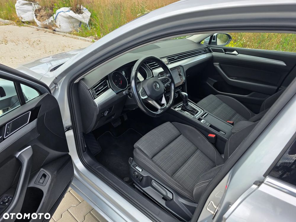 Volkswagen Passat 2.0 TDI (BlueMotion Technology) DSG Comfortline - 9