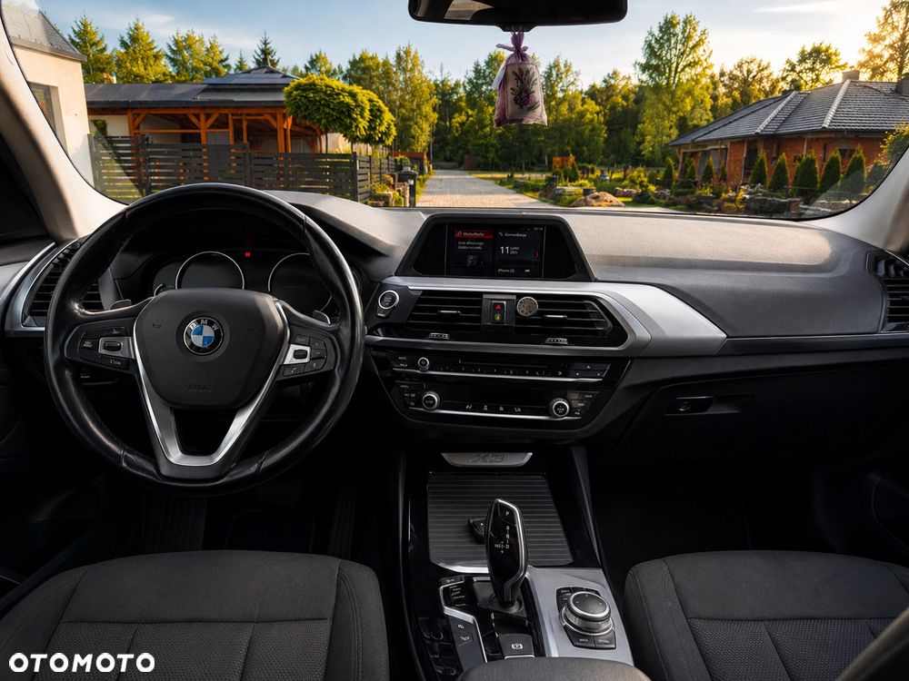 BMW X3 xDrive20d M Sport Edition - 4