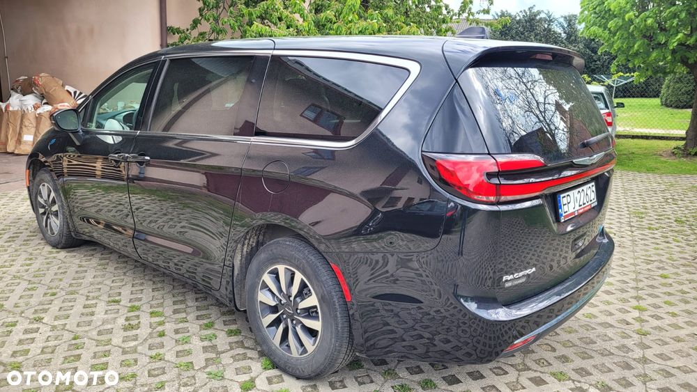 Chrysler Pacifica - 4