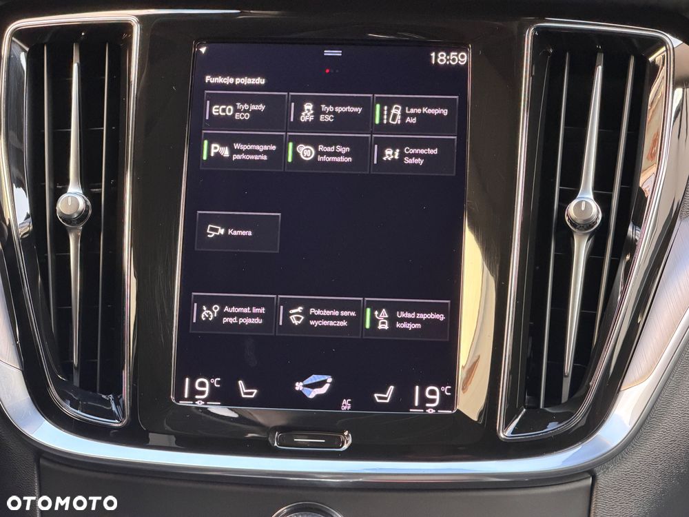 Volvo V60 B3 B DKG Momentum - 9