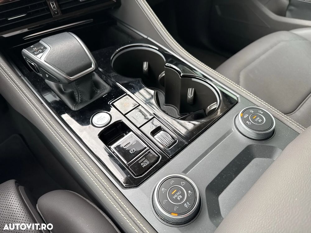 Volkswagen Touareg V6 TDI 4MOTION Elegance - 26