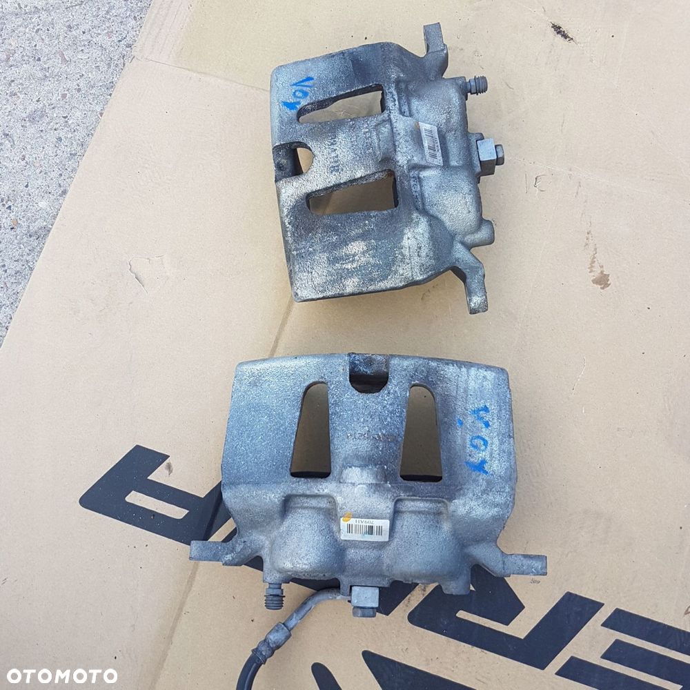zacisk hamulcowy chrysler voyager 3.6 11-18r - 1