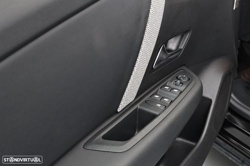Citroën C4 1.2 PureTech Plus - 25