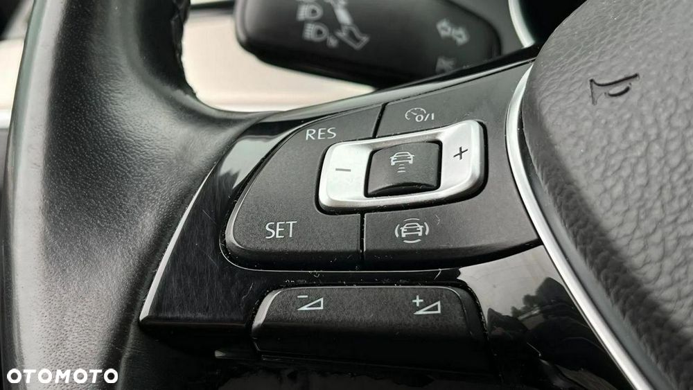 Volkswagen Passat - 21