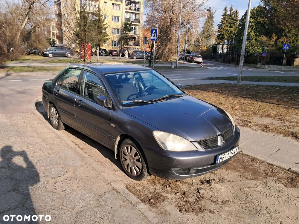 Mitsubishi Lancer 1.6 Invite - 2