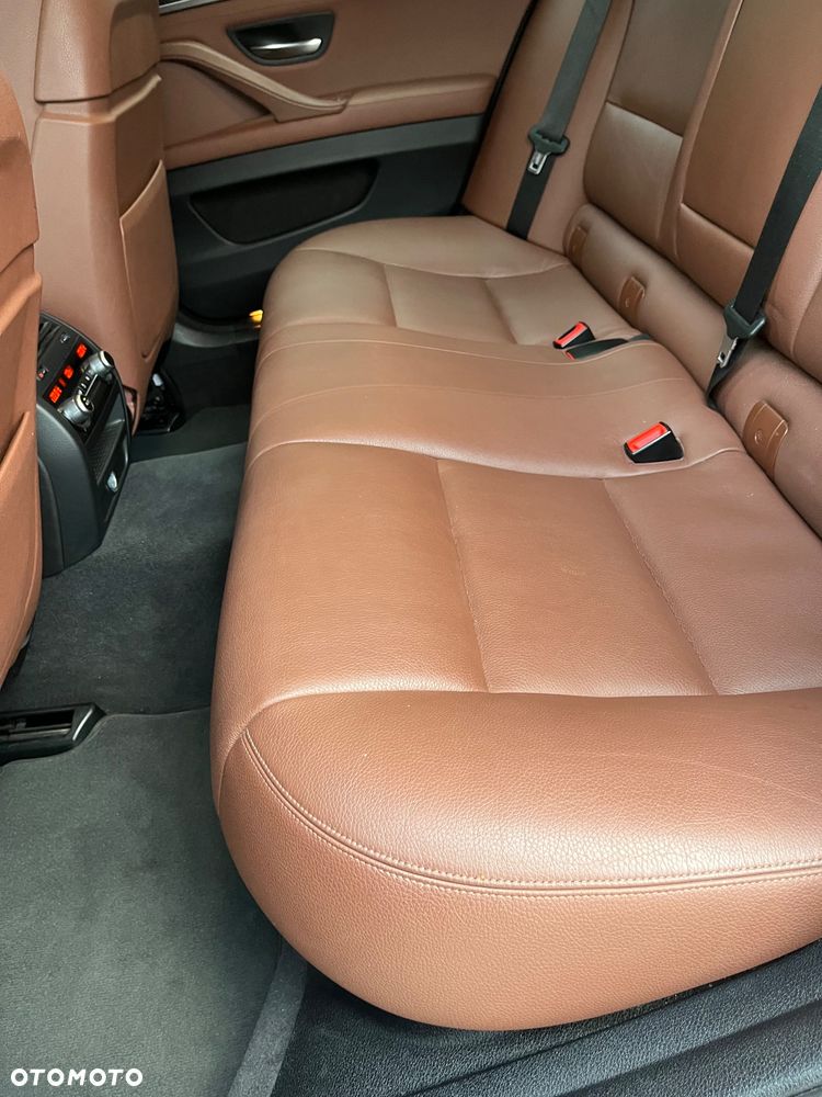 BMW Seria 5 530d xDrive Modern Line - 21