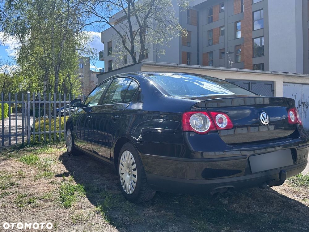 Volkswagen Passat - 4