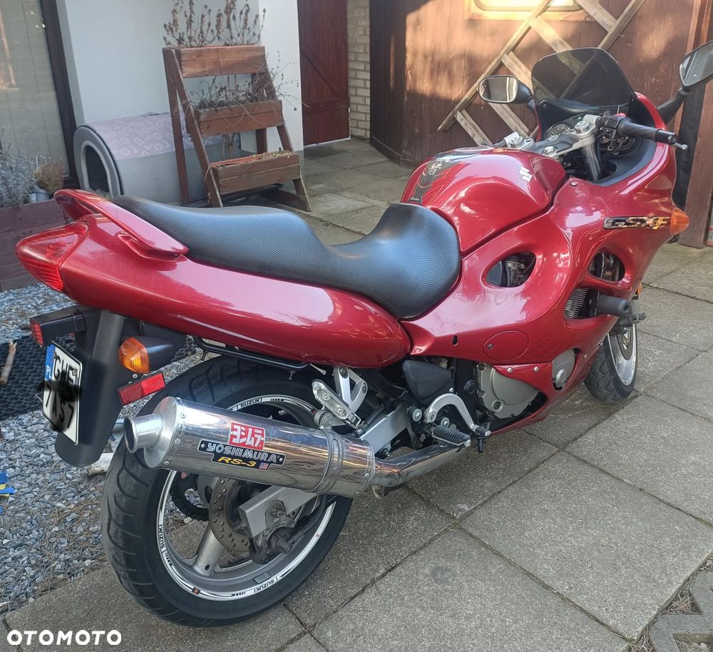Suzuki GSX - 2