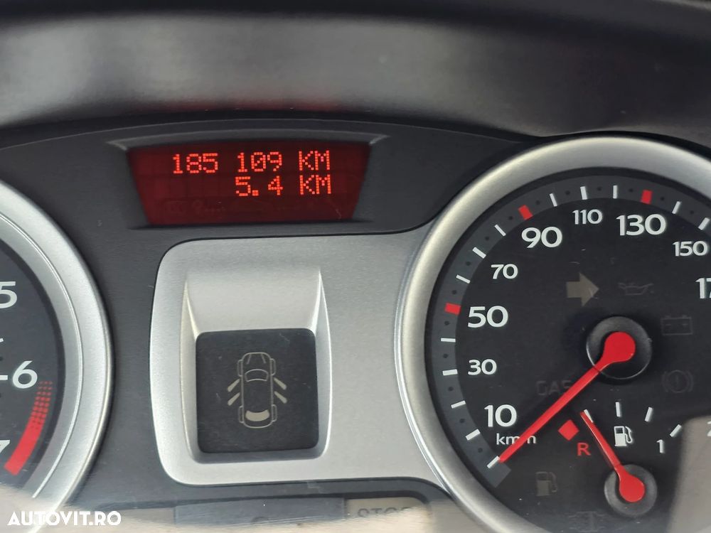Renault Clio 1.4 Dynamique - 9