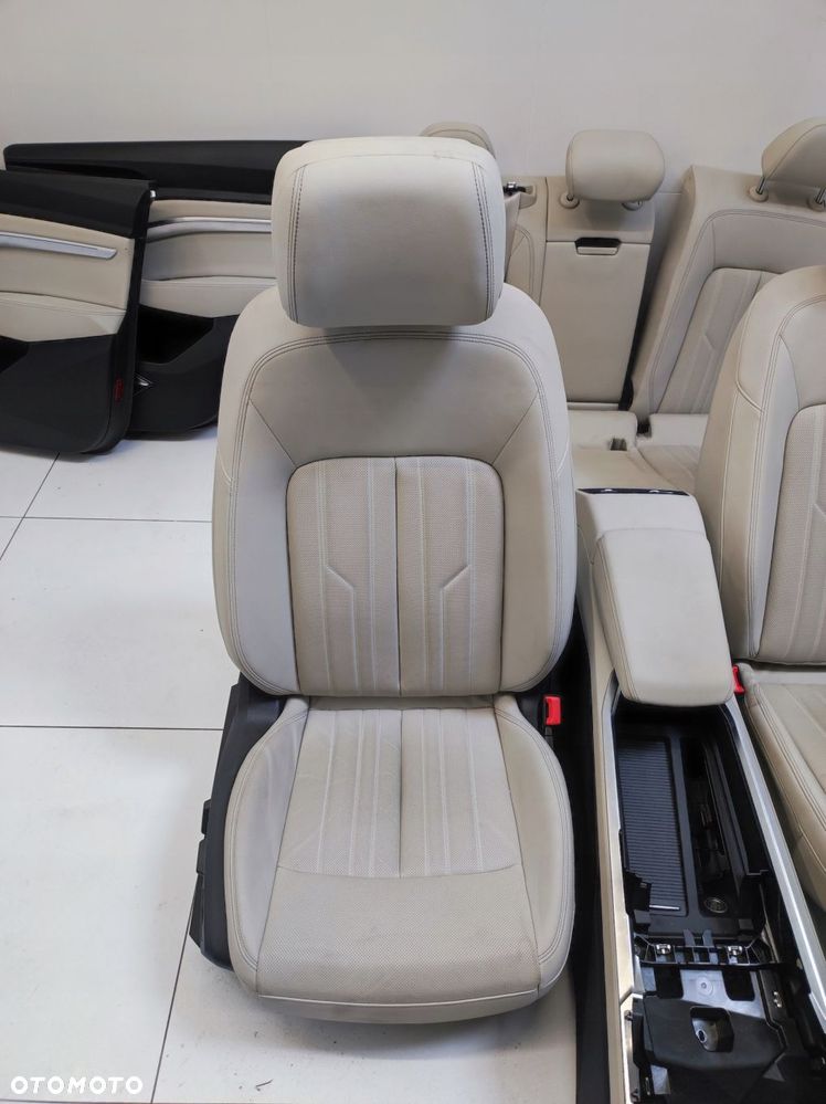 wnętrze fotele kanapa boczki tapicerka tunel środkowy eu audi q8 e-tron - 6