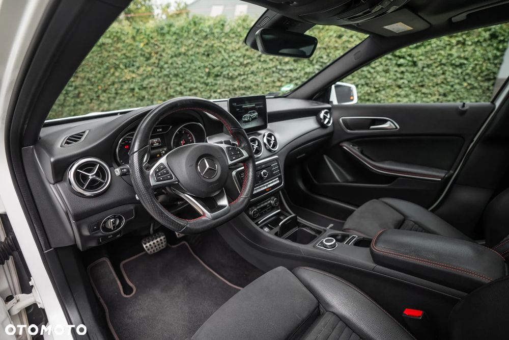 Mercedes-Benz GLA 200 7G-DCT AMG Line - 18