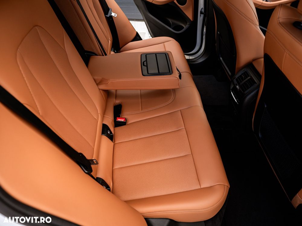 BMW X3 xDrive20d AT Luxury Line - 35