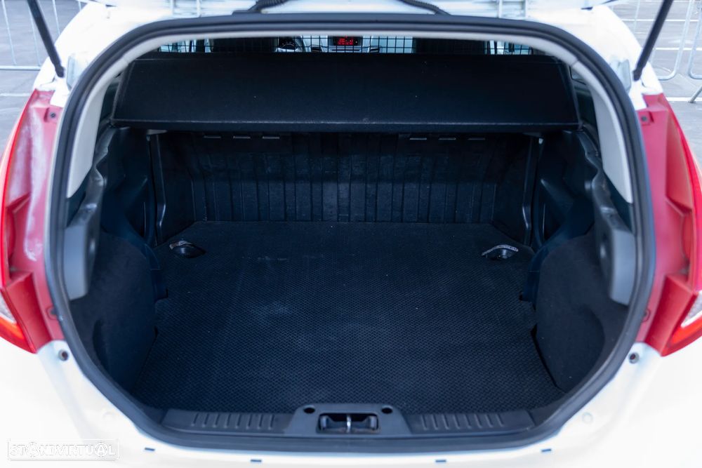 Ford Fiesta 1.4 TDCI Titanium - 23