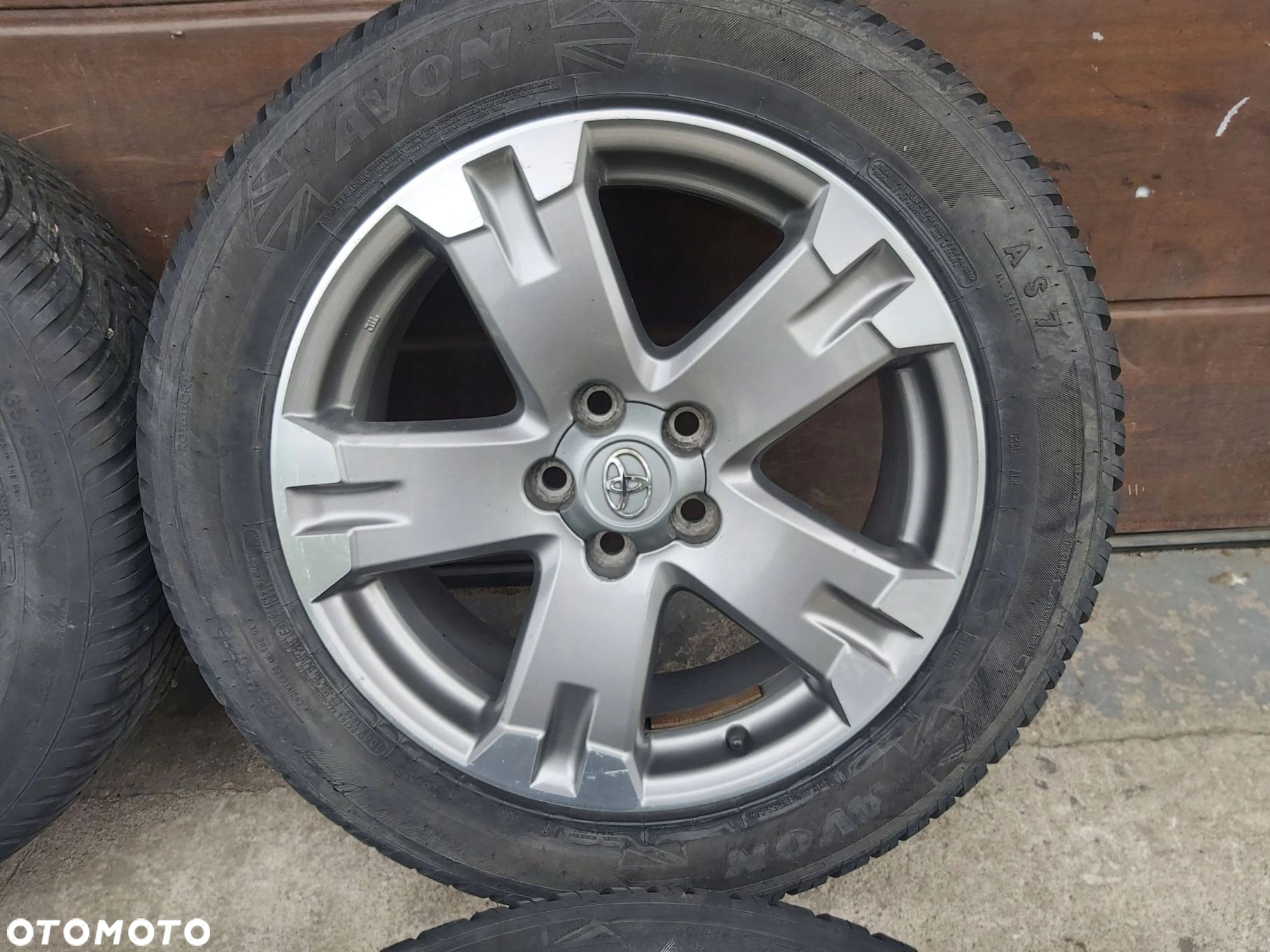 Toyota Rav4 III alufelgi 18 opony 235/55 R18 Toyo AVON 2022r M+S Zima - 2