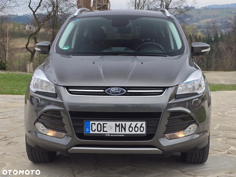 Ford Kuga 2.0 TDCi 2x4 Titanium - 4