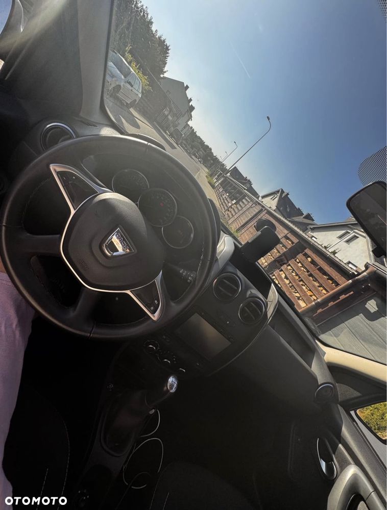 Dacia Duster 1.6 SCe Laureate S&S - 3