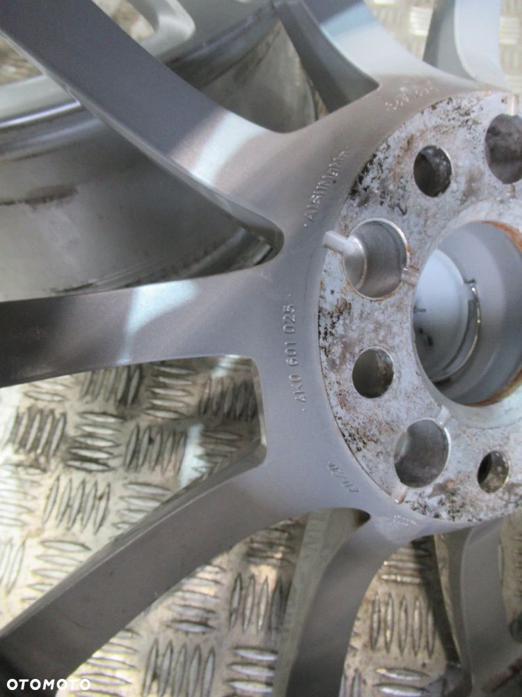Felgi Audi A6 C8 S6 A5 A4 B8 B9 7,5Jx17 et36 5x112 - 8