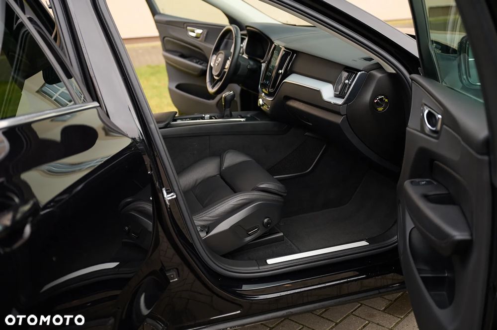 Volvo XC 60 D3 Momentum Pro - 28