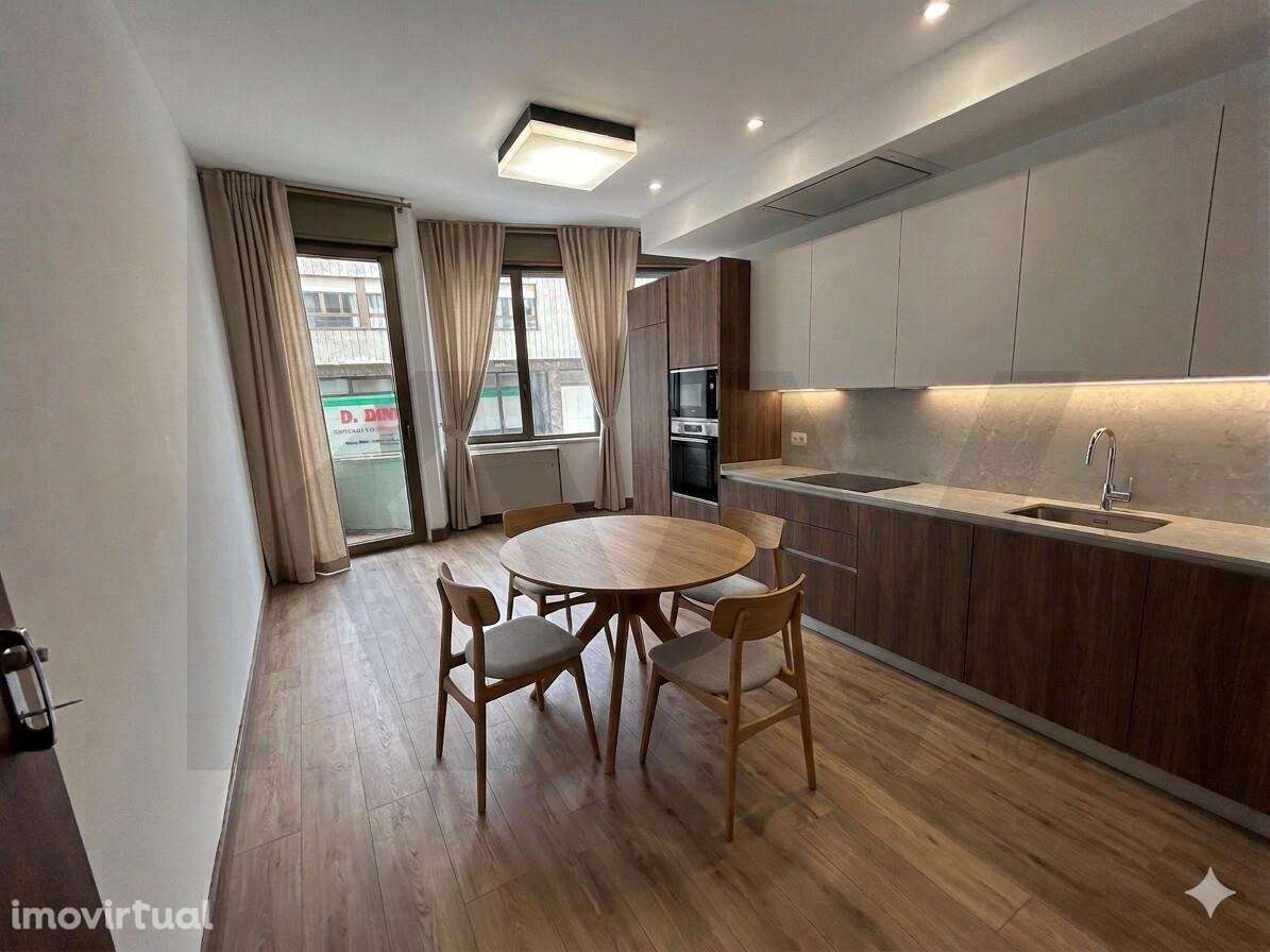 Escritório no 1º andar - possível de ser transformado em habitação - Grande imagem: 2/8