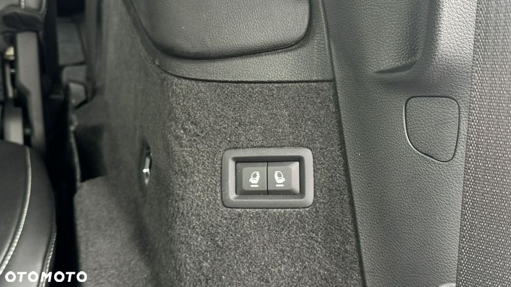 Jeep Grand Cherokee - 38