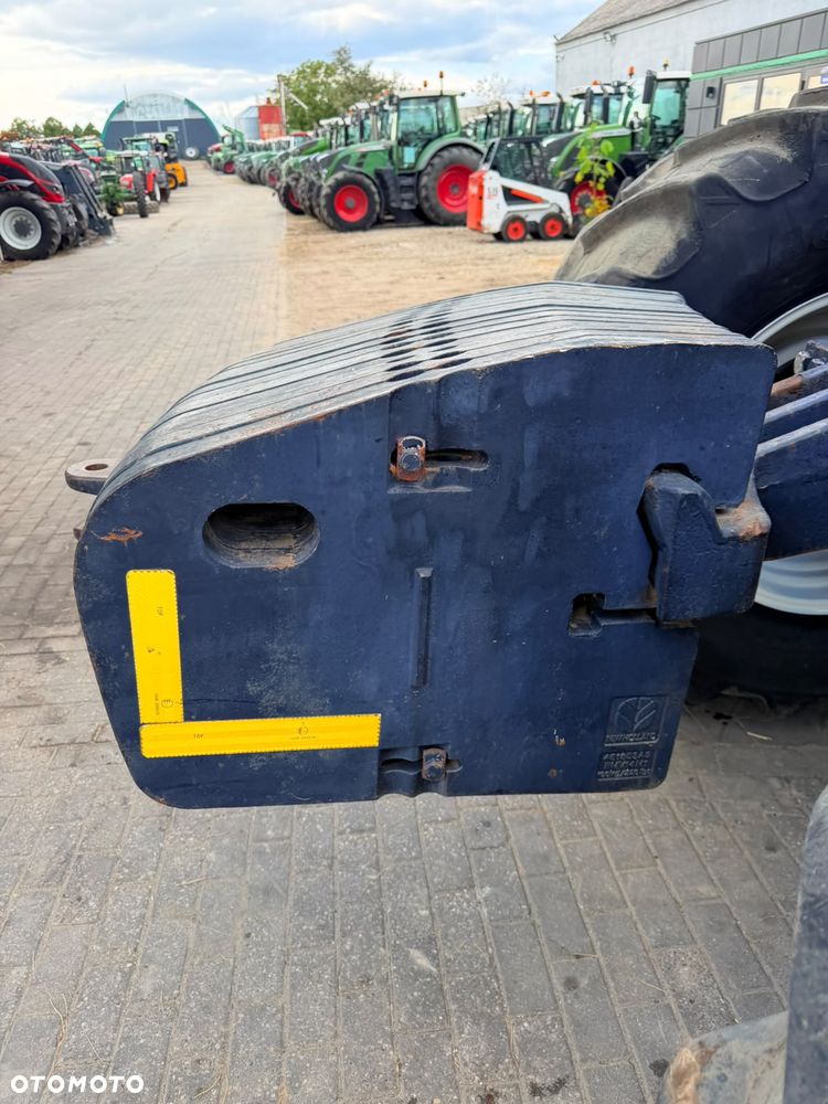 New Holland T8020 - 23
