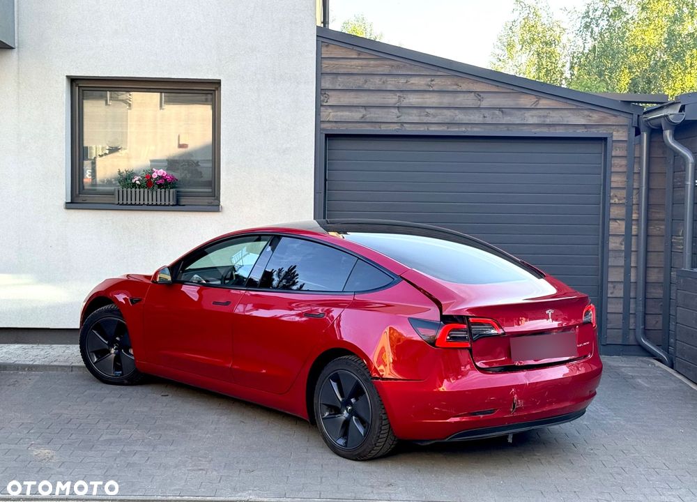 Tesla Model 3 - 13