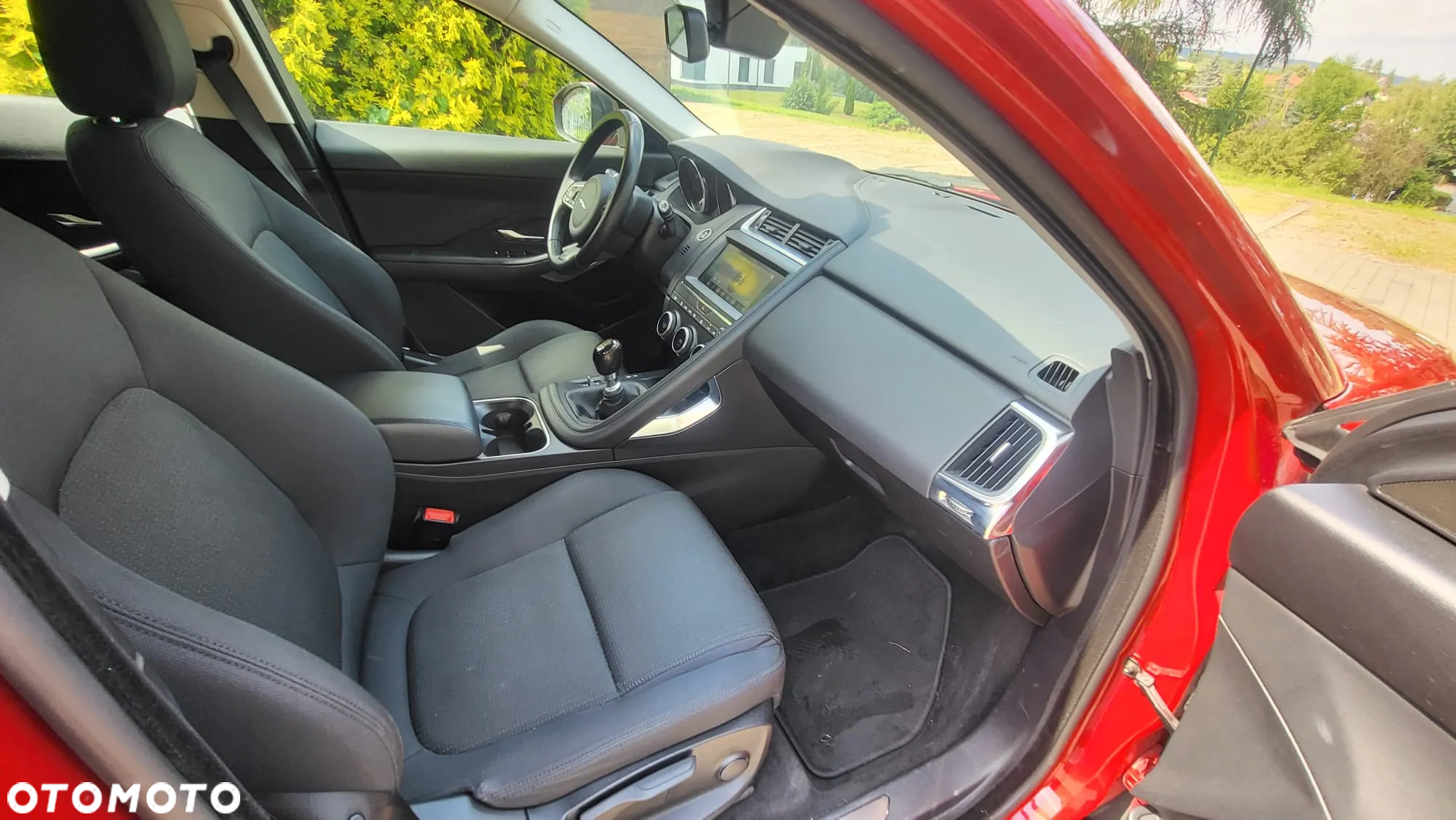 Jaguar E-Pace 2.0 i4D AWD - 11