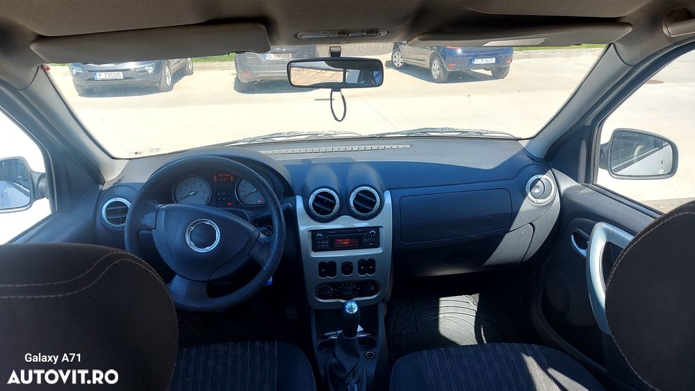 Dacia Logan 1.2 - 10