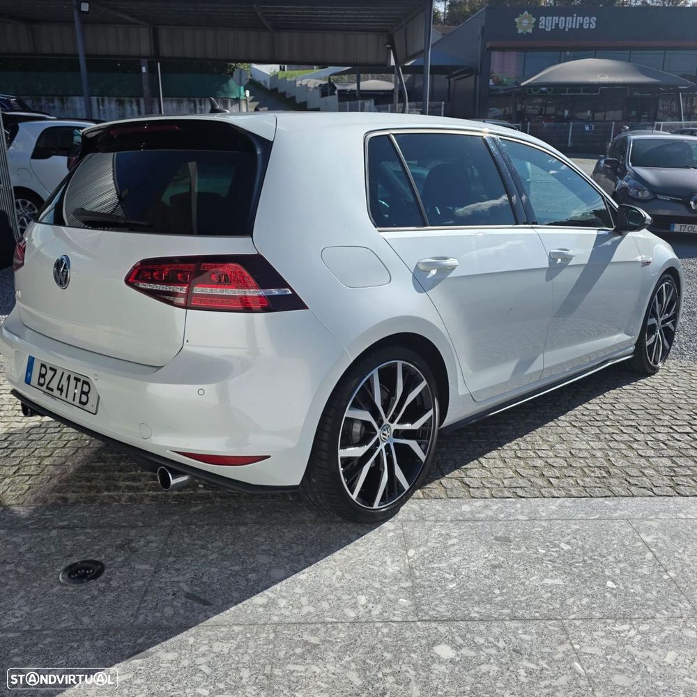 VW Golf 2.0 TSi GTi DSG - 14