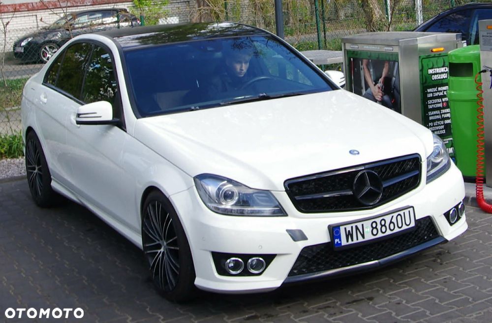 Mercedes-Benz Klasa C 350 BlueEff Avantgarde - 2