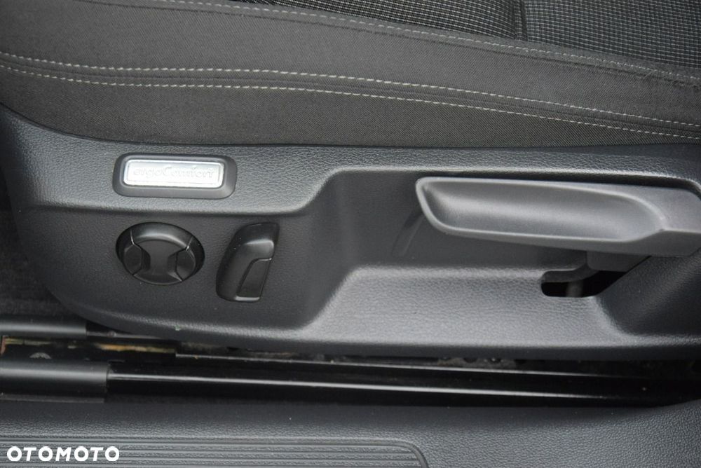 Volkswagen Passat - 21
