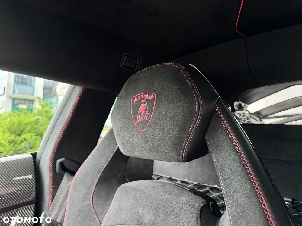 Lamborghini Aventador - 32