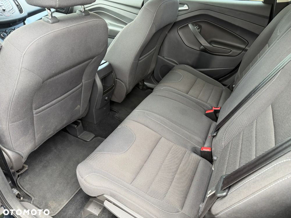 Ford Kuga 2.0 TDCi 2x4 Titanium - 14