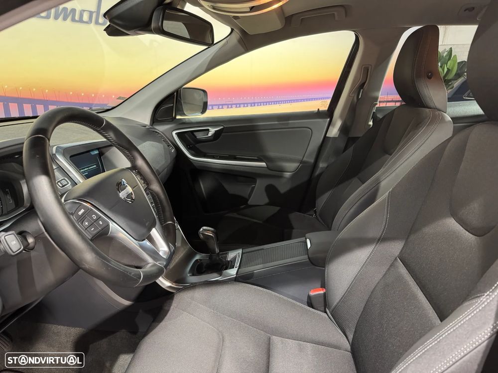 Volvo XC 60 2.0 D4 Momentum - 11