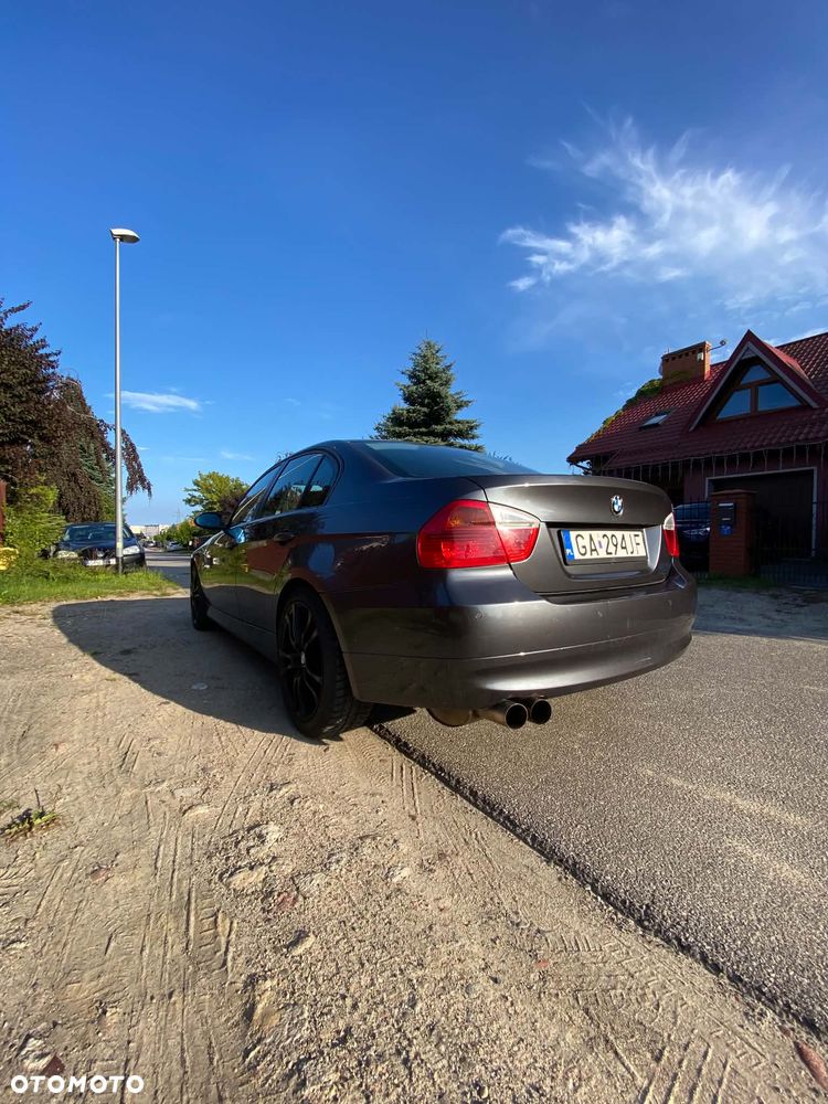 BMW Seria 3 325i - 3