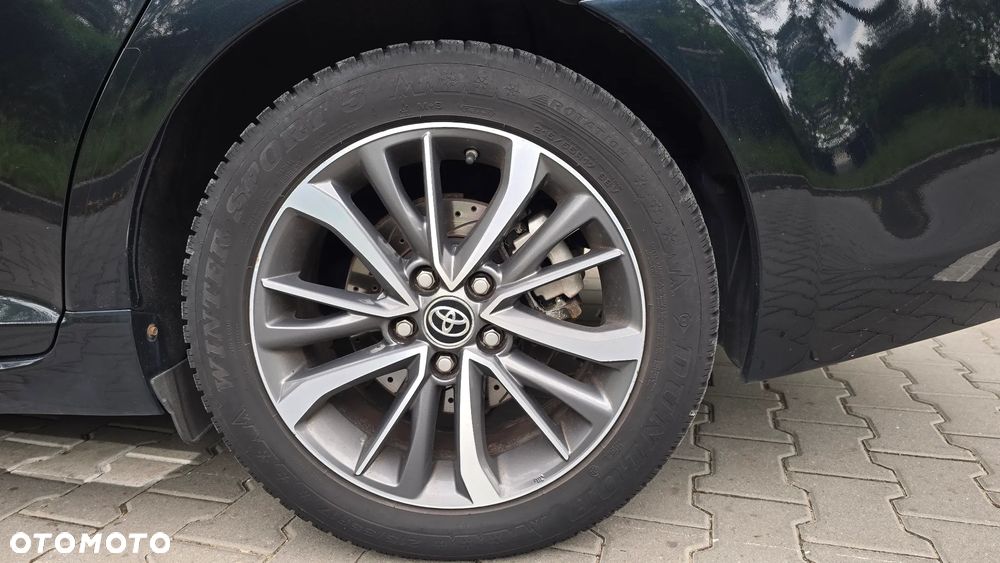 Toyota Avensis 1.8 Premium - 26